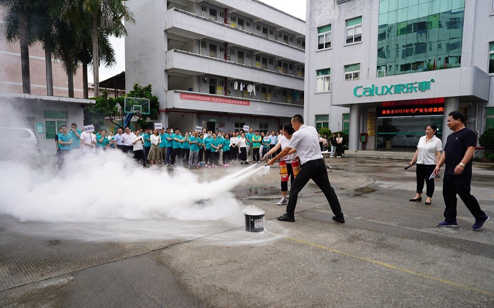消防應(yīng)急演練，筑牢安全“防火墻”