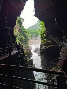 利川东北旅游自由行攻略;利川东北旅游自由行攻略：探寻神秘之地，畅享自然之美