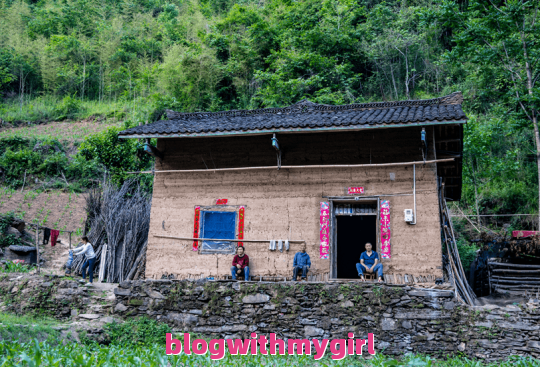 从西安派也断到成都自驾游路线。小吃景点，住宿之类的问题